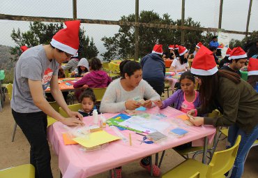 Alumnos realizaron Fiesta de Navidad en el Campamento Manuel Bustos de Viña del Mar - Foto 4