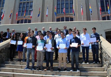 Máximos puntajes nacionales fueron distinguidos por Universidades de la Región de Valparaíso - Foto 1