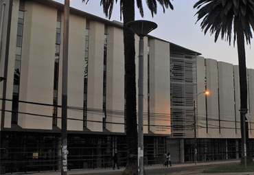 Carrera de Ingeniería Civil Química obtiene acreditación por 6 años - Foto 1