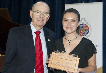 Premio Alumni: Titulados que representan el sello valórico de la Universidad