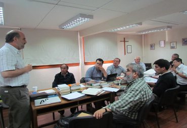 Facultad de Teología finaliza curso de Actualización Teológica de Verano para sacerdotes diocesanos y religiosos - Foto 3