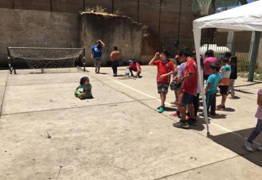 Escuela de Educación Física realiza talleres recreativos para niños del barrio La Matriz - Foto 4