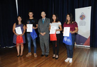 Universidad realiza ceremonia de bienvenida a alumnos de los programas BETA, PACE y Propedéutico - Foto 1