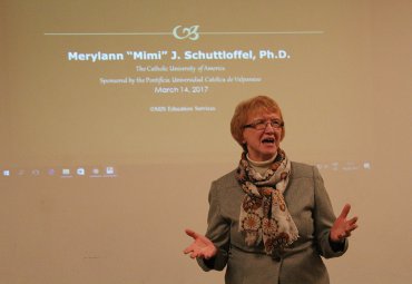 Dra. Merylann Schuttloffel: “Como personas de Fe tenemos que aprender a convivir con cristianos, musulmanes y judíos” - Foto 3