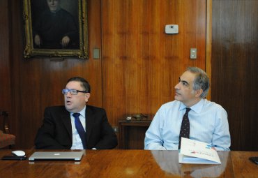 Senador Francisco Chahuán se reúne con representantes de LIDERES EDUCATIVOS para conocer detalles del proyecto - Foto 2
