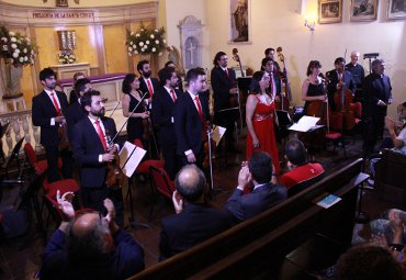 Coro Femenino y Orquesta de Cámara de la PUCV participan en XIV Encuentro de Música Sacra en Santiago - Foto 4