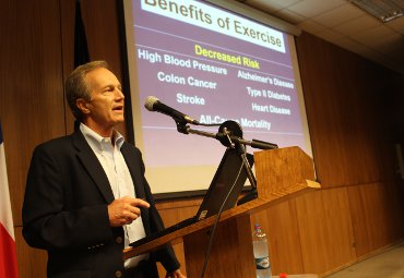 Dr. Scott Powers realiza conferencia en la PUCV: “El ejercicio físico es medicina” - Foto 1