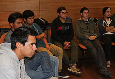 Estudiantes de primer año participan en Workshop Motivacional - Foto 2