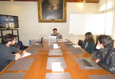 Profesor Paulo Donoso expuso en sesión del Grupo de Estudios “Circulación de la información, objetos y personas” - Foto 2