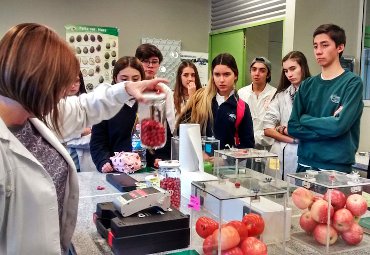 Con el apoyo de la PUCV estudiantes se convierten en científicos - Foto 1