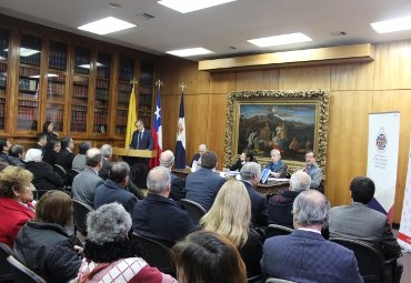 Senador Francisco Chahuán lanzó libro sobre modernización del Ministerio de RR.EE. - Foto 1