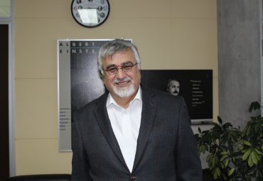 Científico líder en desarrollo de teorías de supergravedad es profesor visitante en la PUCV - Foto 1