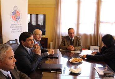 PUCV y CFT UCEVALPO suscriben acuerdo de colaboración con Municipalidad de Quillota - Foto 2