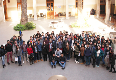 Estudiantes del programa Propedéutico PUCV asisten a su primer día de clases - Foto 1