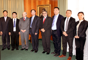Universidad de Yangzhou y la PUCV firmaron acuerdo de investigación y cooperación científica en Valparaíso - Foto 2