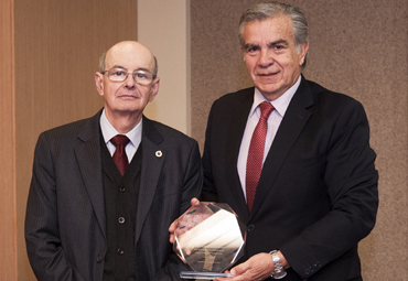 Escuela de Ingeniería Eléctrica rinde homenaje al profesor Paulino Alonso - Foto 1