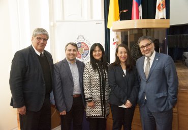 PUCV realiza ceremonia de despedida a alumnos que comienzan intercambio en segundo semestre 2017 - Foto 1