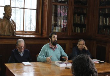 Programa de Estudios Iberoamericanos realizó coloquio sobre evolución del estado docente en Chile - Foto 2