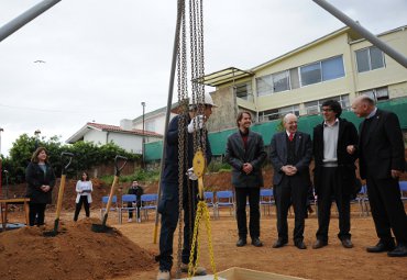 Bendicen y colocan primera piedra del nuevo edificio de la Escuela y Arquitectura y Diseño - Foto 2