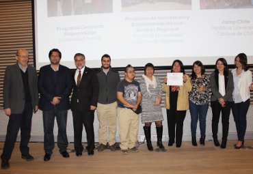 PUCV recibió dos distinciones en premio al fomento de la innovación y emprendimiento nacional 