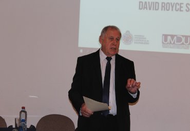 Profesor David Royce Sadler efectuó ponencia sobre evaluación de los aprendizajes - Foto 1