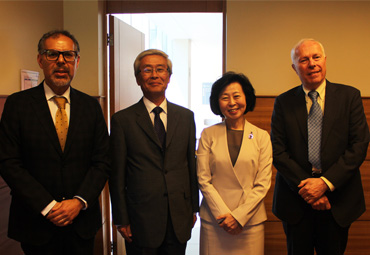 PUCV y empresa Mitsui realizaron encuentro con destacada economista japonesa - Foto 1