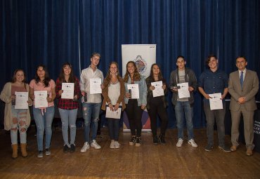 PUCV entrega becas por Ingreso Destacado a 52 nuevos alumnos - Foto 1