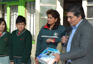 Entregan premios a ganadores de concurso escolar Soluciones para el Futuro - Foto 2