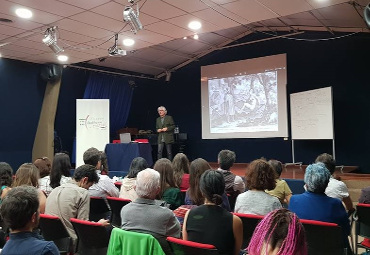 Facultad de Filosofía y Educación inauguró con éxito curso sobre el Barroco Latinoamericano - Foto 1