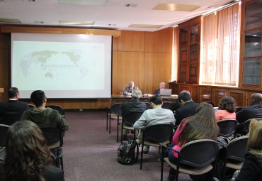 Director Ejecutivo del CEA PUCV ofreció conferencia sobre desafíos de Asia Pacífico en la Casa Central - Foto 3