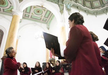 Coro Femenino de la PUCV interpretó variado repertorio de música sacra en la Iglesia San Luis Gonzaga - Foto 3