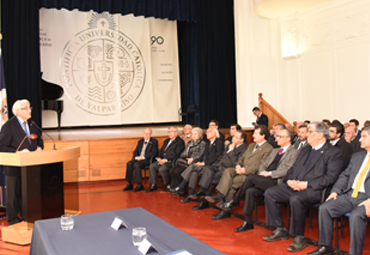 Bernardo Donoso Riveros es el nuevo Profesor Emérito de la PUCV: “Educar es hacer florecer” - Foto 3