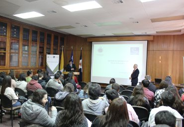 Vicepresidente de Familias Empresarias de Chile realizó charla para alumnos de la Escuela de Negocios y Economía - Foto 1