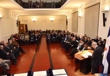 Profesores PUCV son distinguidos con el Fides et Labor al mérito académico - Foto 4