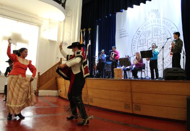 PUCV da inicio a conmemoración del Centenario de la Doctora Honoris Causa y Profesora Emérita Margot Loyola - Foto 4