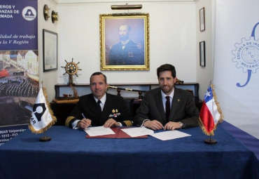 PUCV y Asmar firman convenio de colaboración - Foto 1