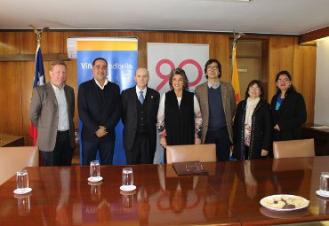Municipalidad de Viña del Mar y la PUCV suscriben acuerdo para potenciar desarrollo urbanístico de la ciudad - Foto 1