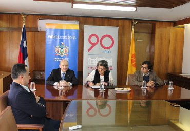 Municipalidad de Viña del Mar y la PUCV suscriben acuerdo para potenciar desarrollo urbanístico de la ciudad - Foto 3