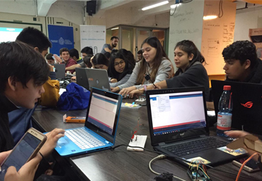 Móvil Maker: jóvenes estudiantes de Atacama participan en gira de transferencia tecnológica en la PUCV - Foto 2