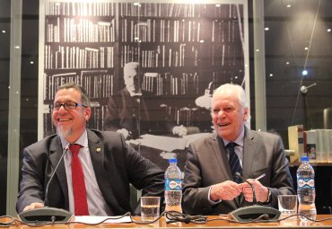 Comisión de Relaciones Exteriores y Centro de Extensión del Senado realizan homenaje a profesor Raúl Allard - Foto 2