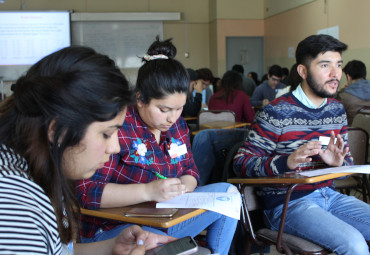 Estudiantes de primer año del programa Propedéutico PUCV reciben formación en liderazgo