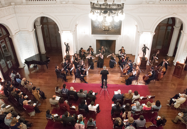 Orquesta de Cámara PUCV celebró sus 20 años con concierto de gala - Foto 1