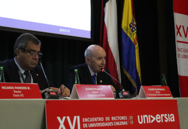 Rector Elórtegui expuso en el XVI Encuentro de Rectores de Universidades Chilenas - Foto 1