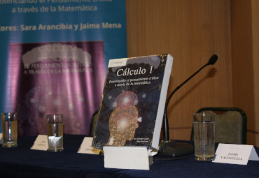 Realizan presentación oficial de libro “Cálculo I: Potenciando el Pensamiento Crítico a través de la Matemática” en la PUCV - Foto 1