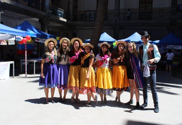 PUCV despide a alumnos extranjeros en celebración del Día Internacional - Foto 2