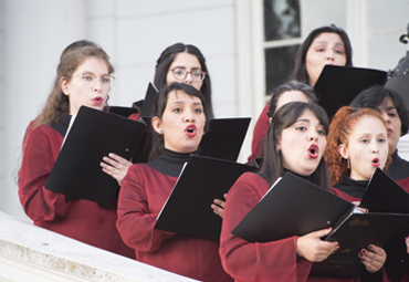 Coro Femenino y Orquesta de Cámara de la PUCV realizan Concierto de Navidad en Palacio Rioja e Iglesia La Matriz - Foto 2