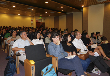 Expertos internacionales exponen en seminario sobre comunidades de aprendizaje organizado desde la PUCV