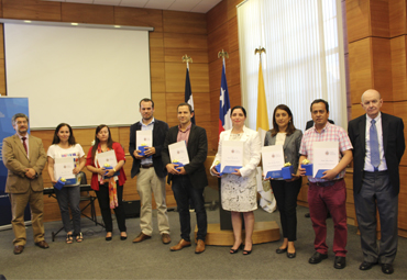 Escuela de Negocios y Economía PUCV realiza ceremonia de entrega de diplomas de la quinta versión del curso GIES 2019 - Foto 2