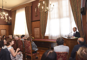Académico Ismael Kasahara es investido como Profesor Emérito de la PUCV - Foto 1