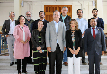 Equipo multidisciplinario de expertos trabajará en torno al proceso de descentralización y regionalización en Valparaíso - Foto 1